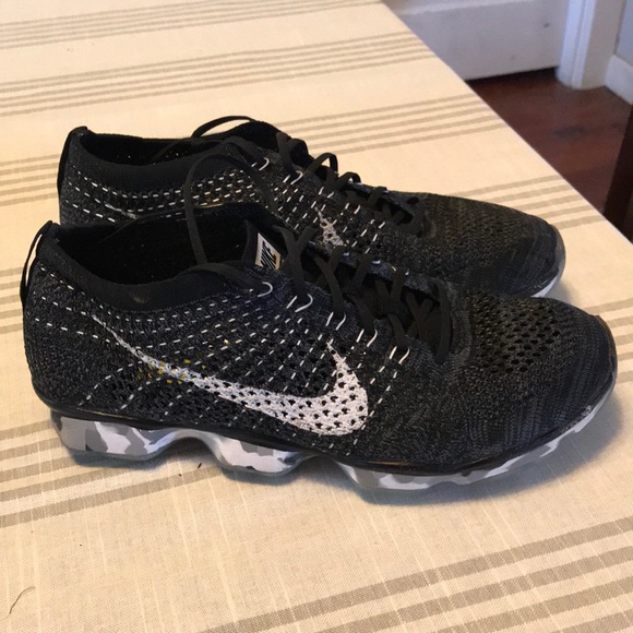 Nike Shoes - Nike Flyknit Zoom